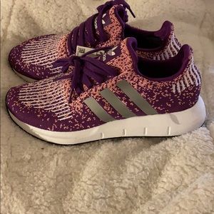 Adidas Swift Run size 7 women